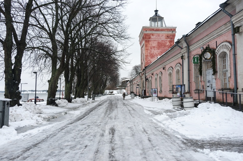 Two Seasons In Suomenlinna The Crowded Planet