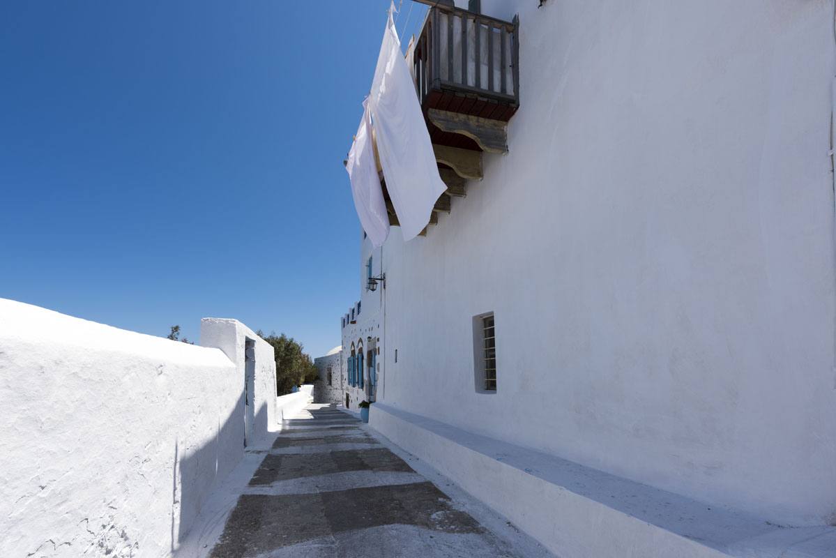 chora blue white greek islands
