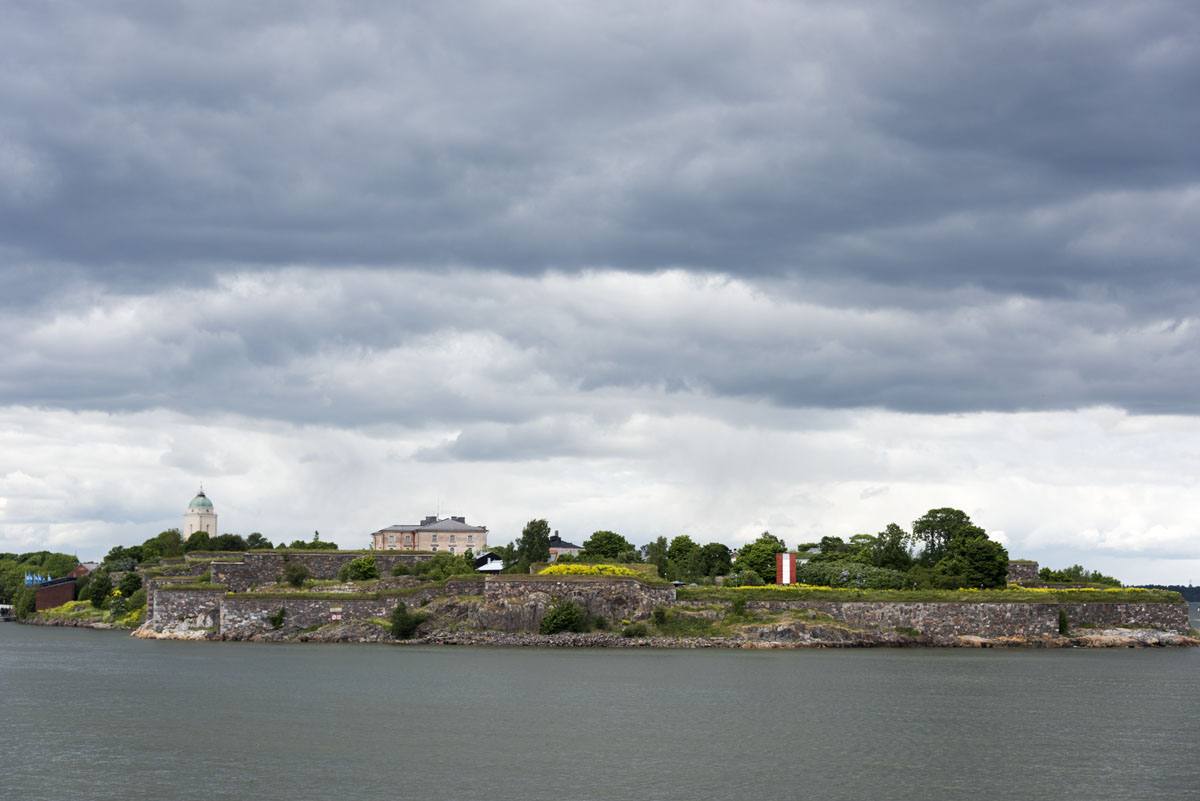 suomenlinna from vallisaari