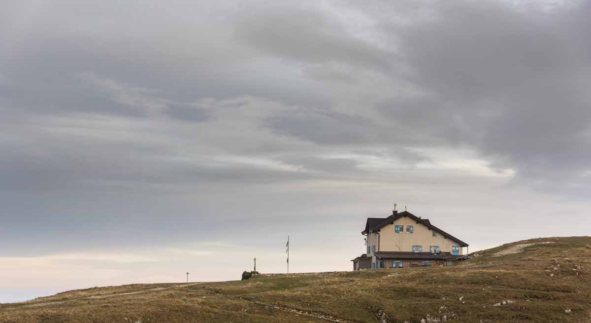 garda autumn rifugio damiano chiesa