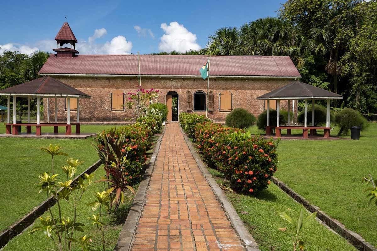 essequibo river fort island court