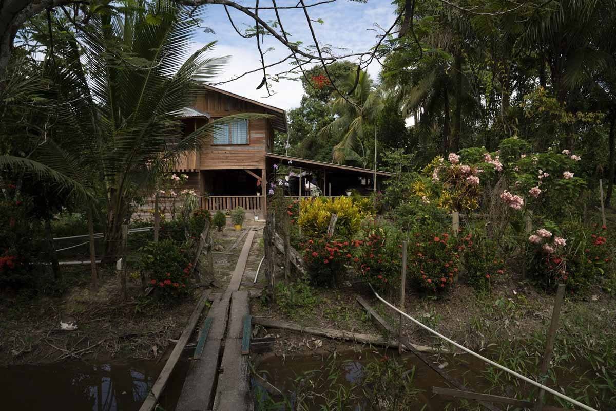 essequibo river fort island house