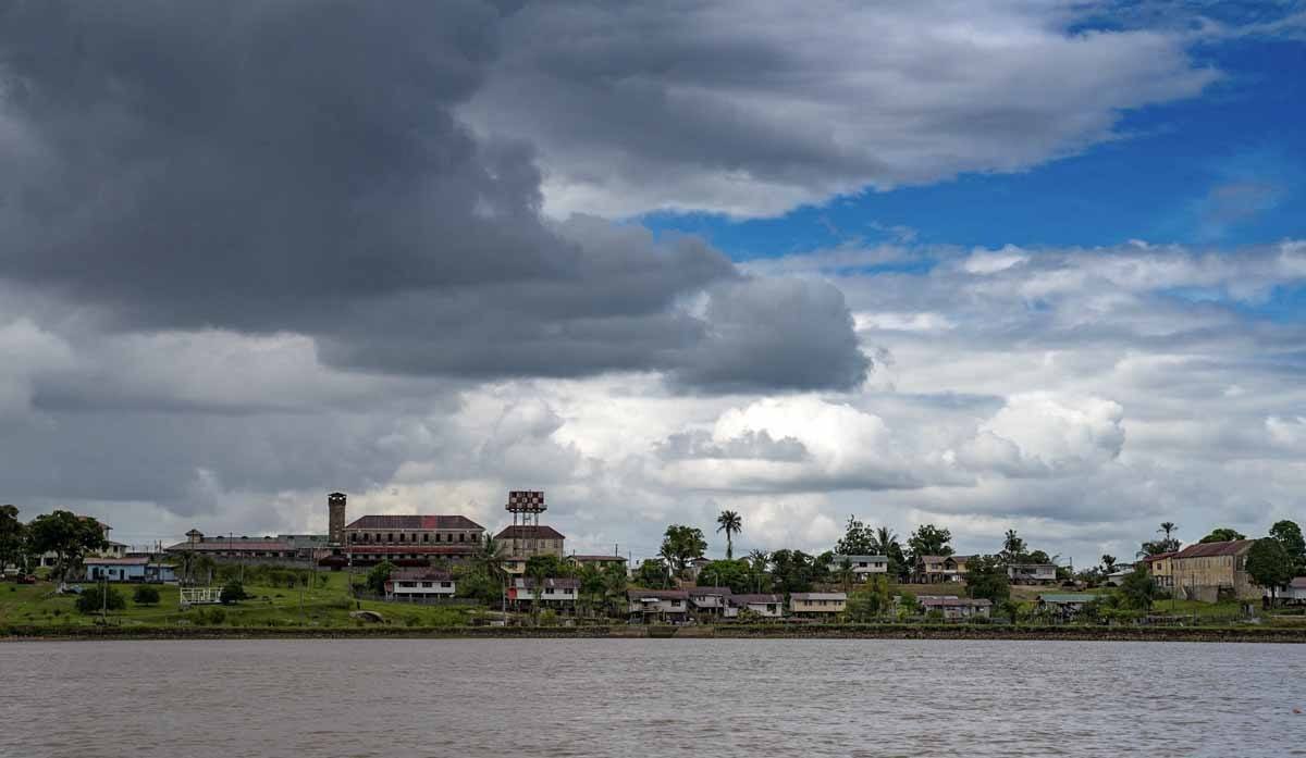 mazaruni prison from boat