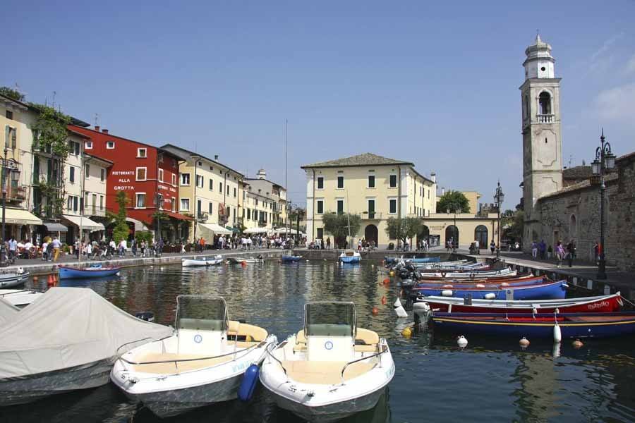 Lazise lake garda