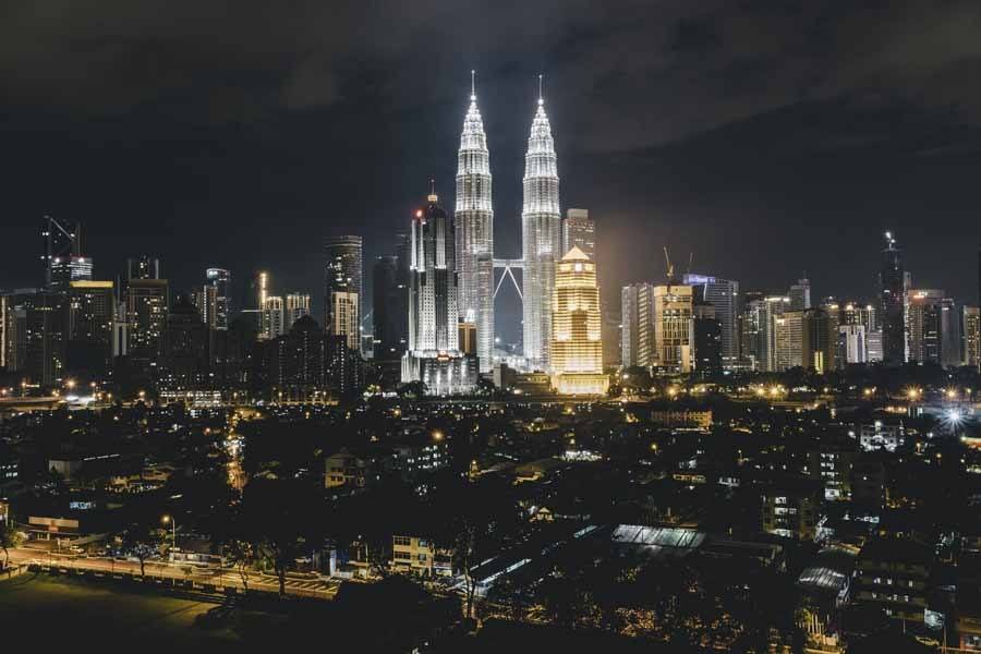 kuala lumpur night petronas towers